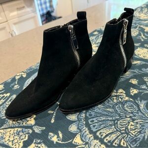 Dolce vita size 6 ankle booties.